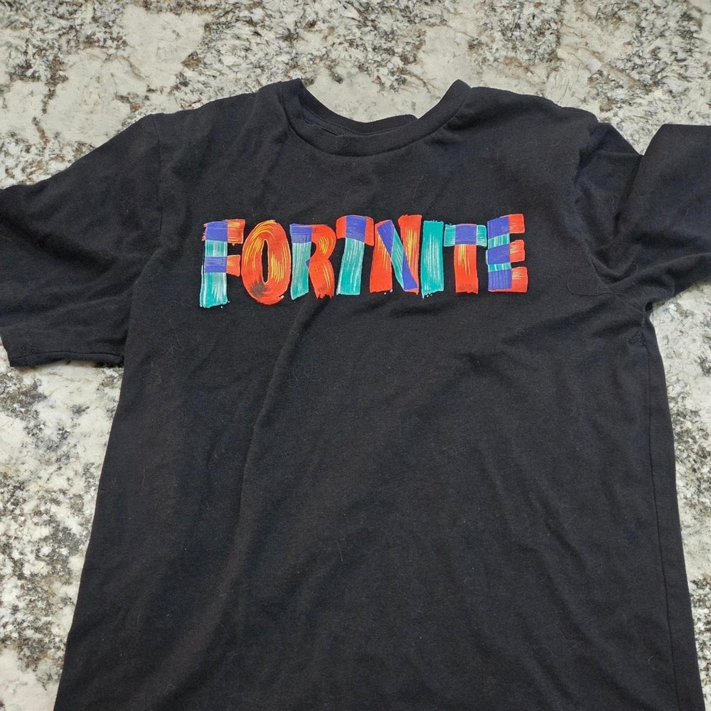 Black Fortnite t-shirt with multicolored logo, Size: XL Boys/ Girls teen